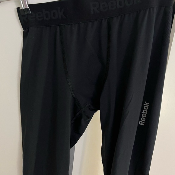 Reebok Jet Black Performance Leggings - Picture 2 of 3